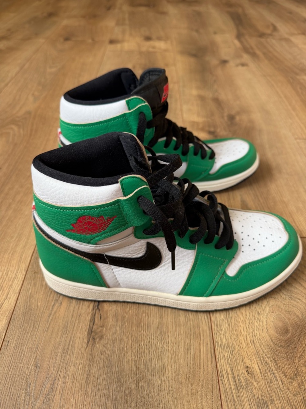 Wmns Air Jordan 1 Retro High OG 'Lucky Green'